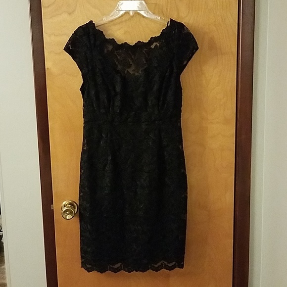 Black Lace dress - Picture 2 of 8